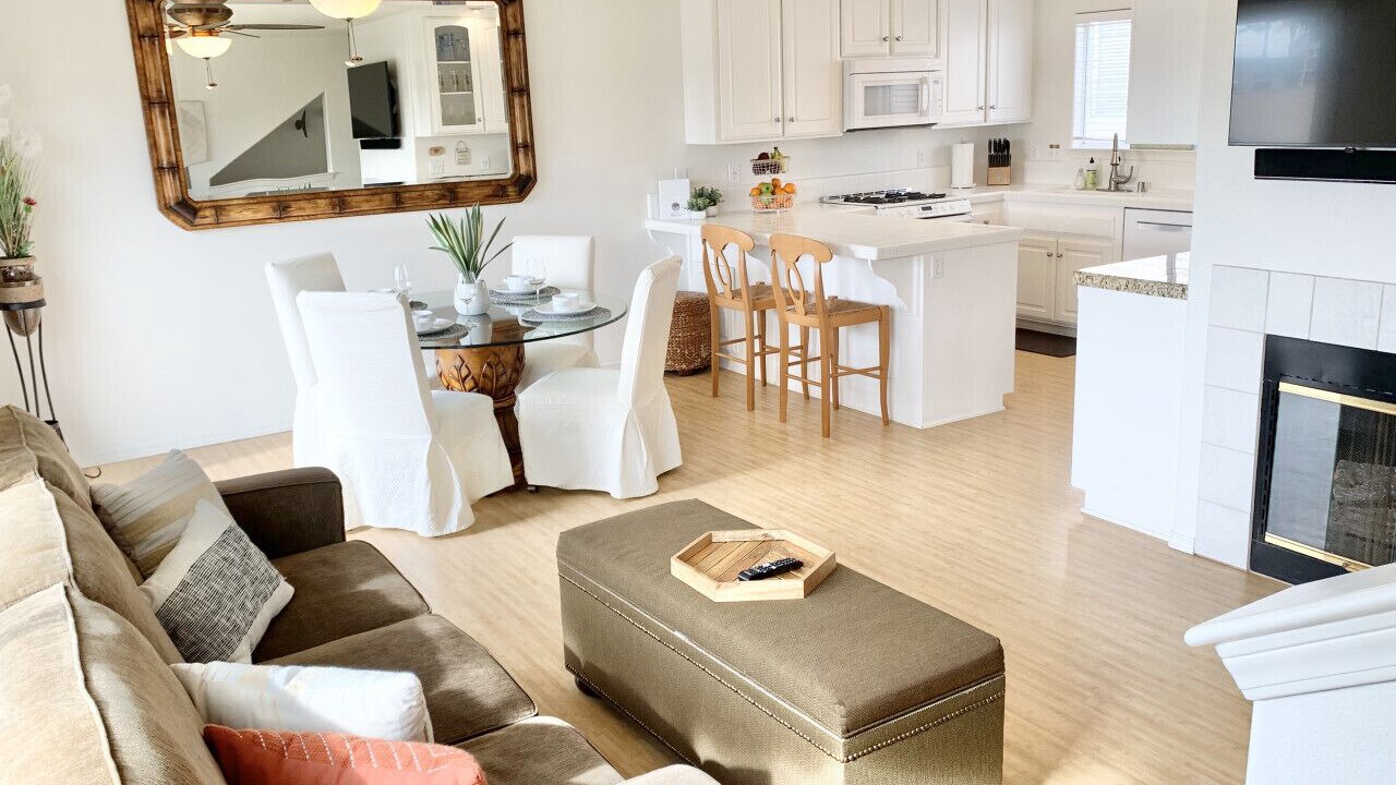 Photo of Livingroom in Downtown