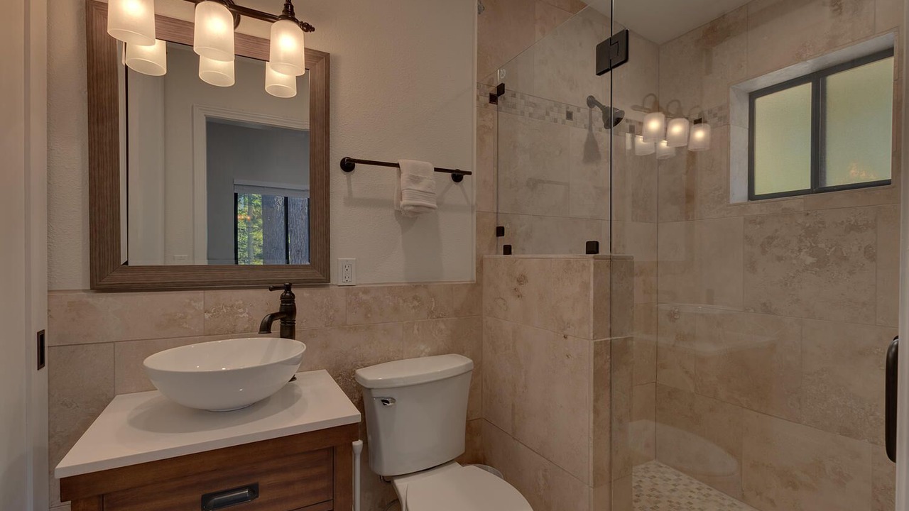 Photo of Bathroom in Country Club Estates