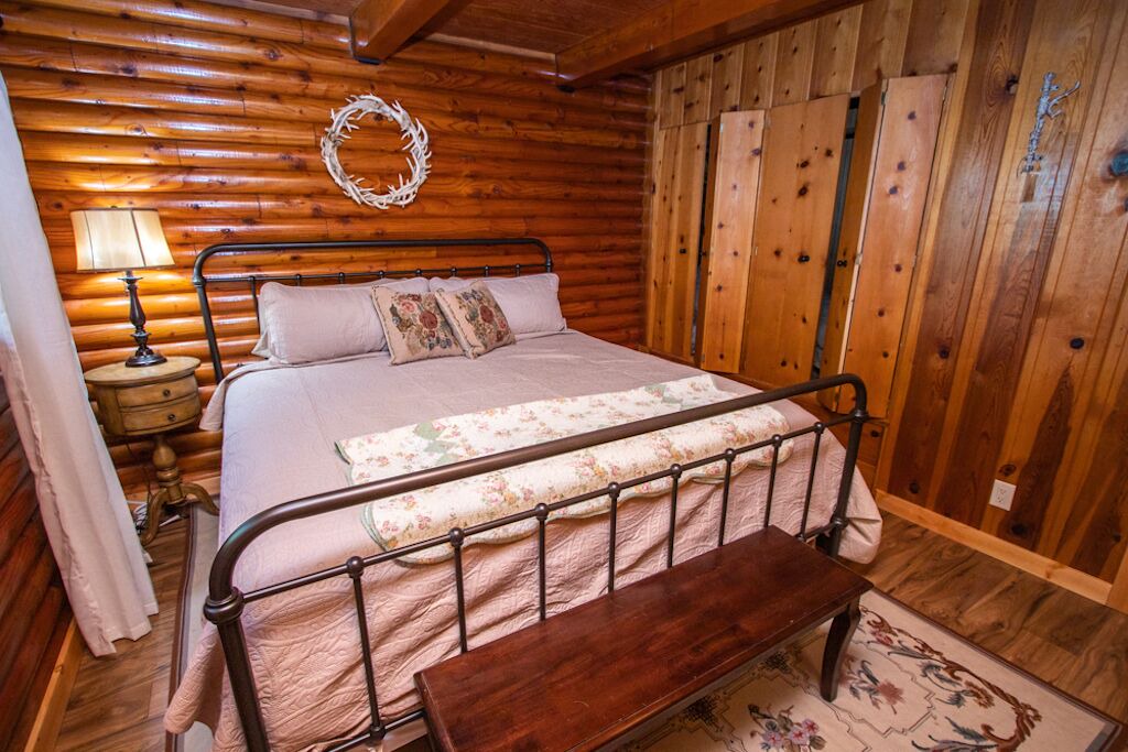 Photo of Bedroom in Mi-Wuk Village