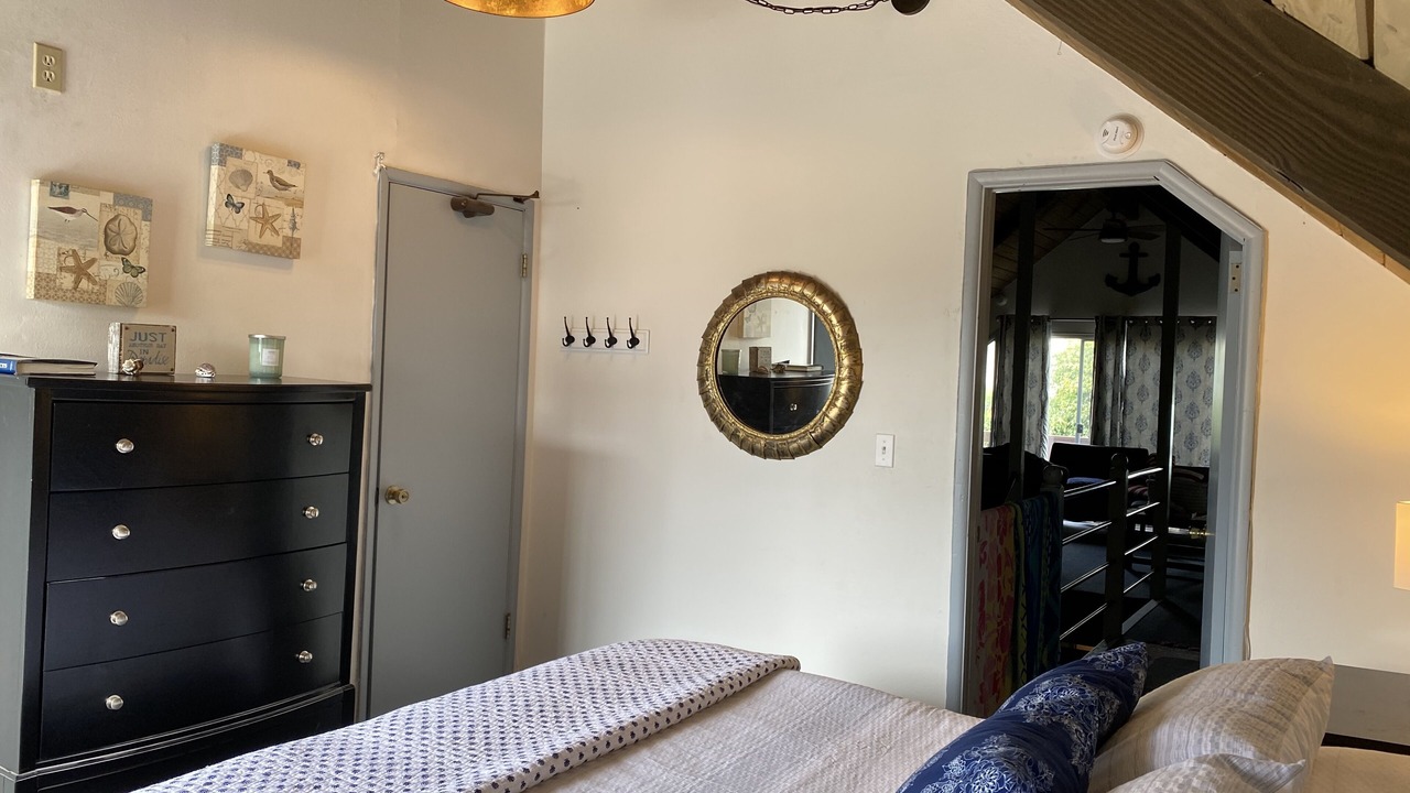 Photo of Bedroom in Silver Strand