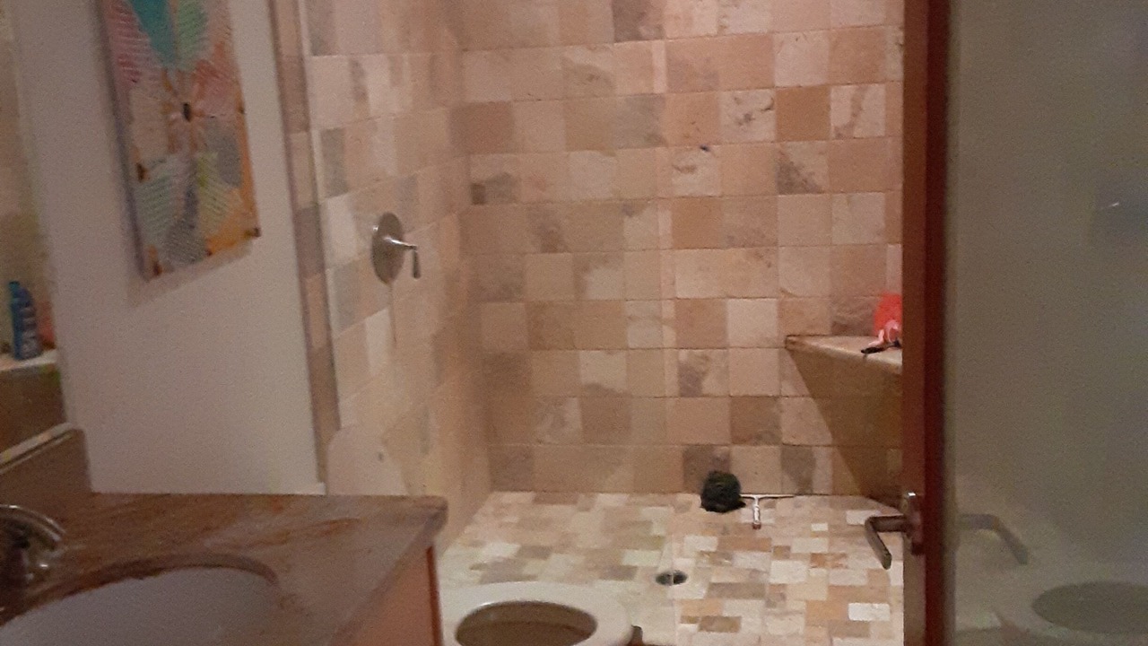 Photo of Bathroom in Hollywood Dell