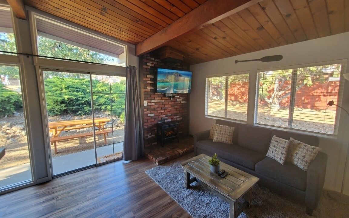 Photo of Livingroom in Bodfish