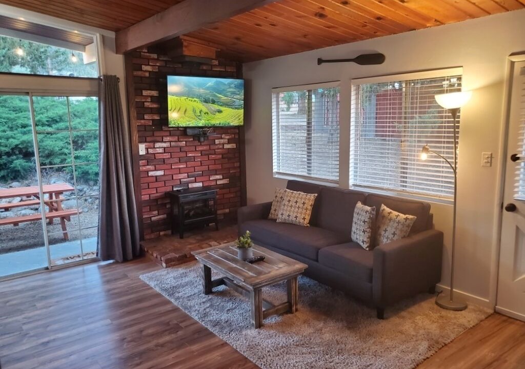 Photo of Livingroom in Bodfish