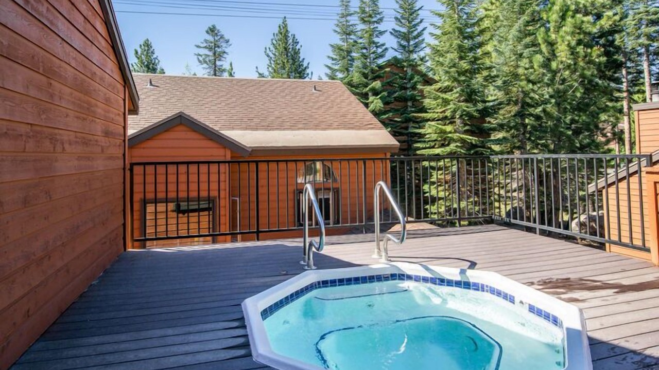 Photo of Outdoor in Mammoth Lakes