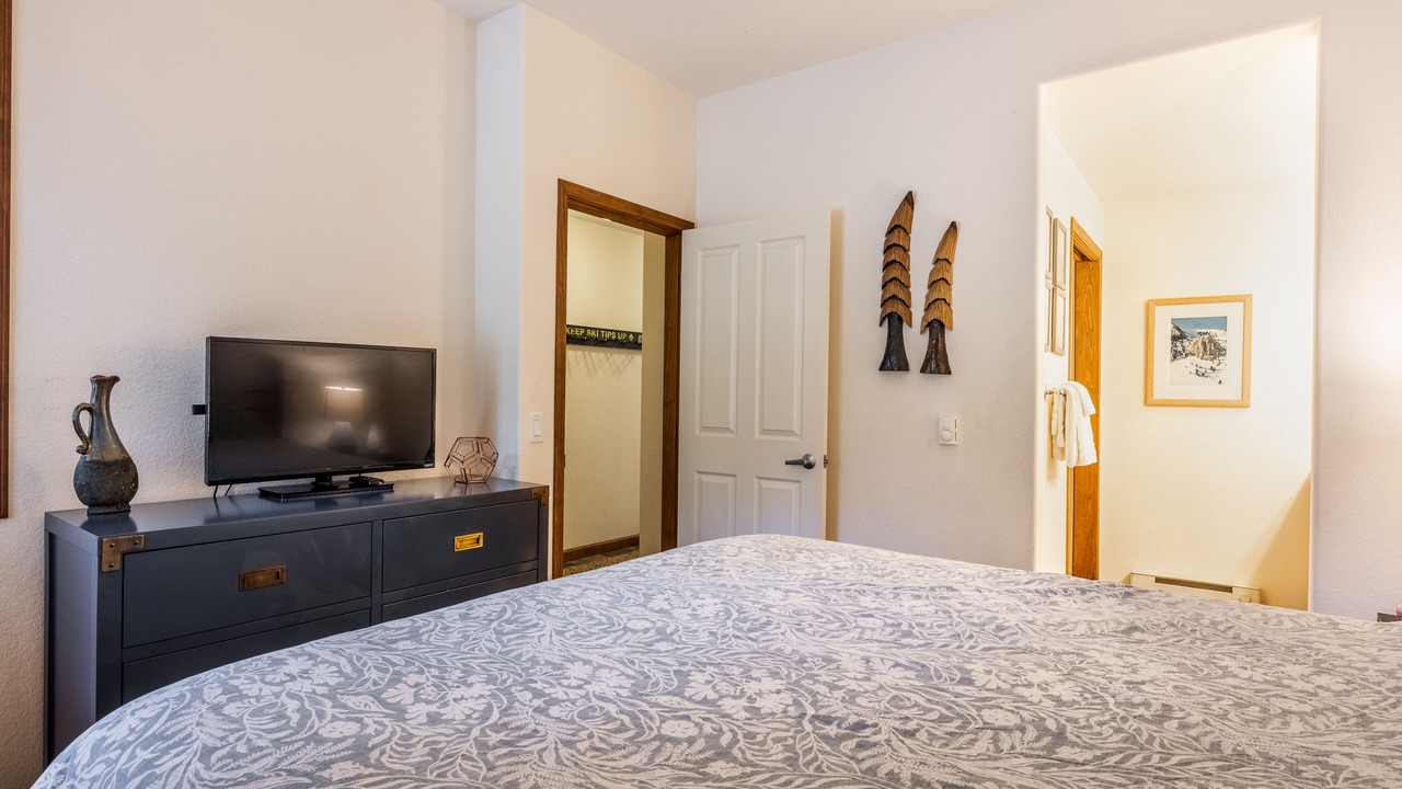 Photo of Bedroom in Mammoth Lakes