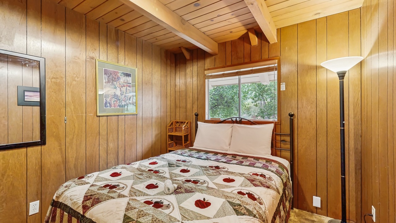Photo of Bedroom in Groveland
