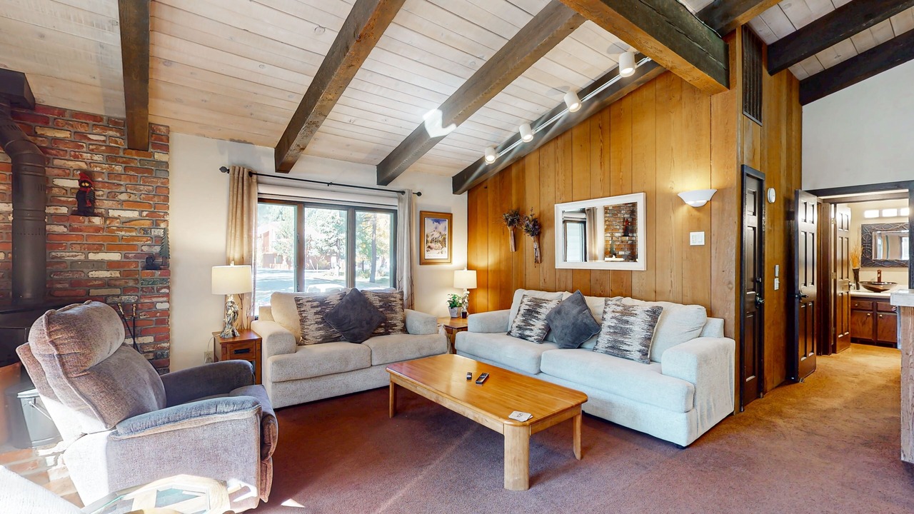 Photo of Livingroom in Mammoth Lakes