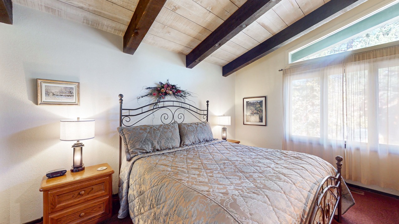 Photo of Bedroom in Mammoth Lakes