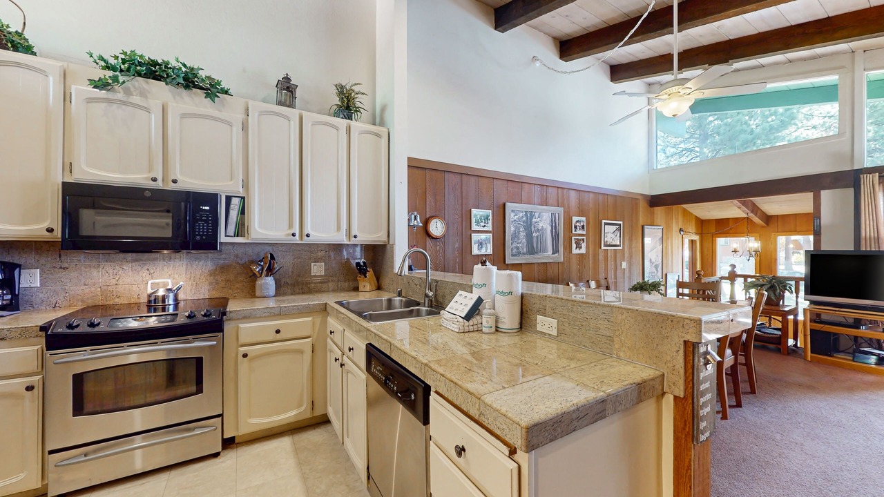 Photo of Kitchen in Mammoth Lakes