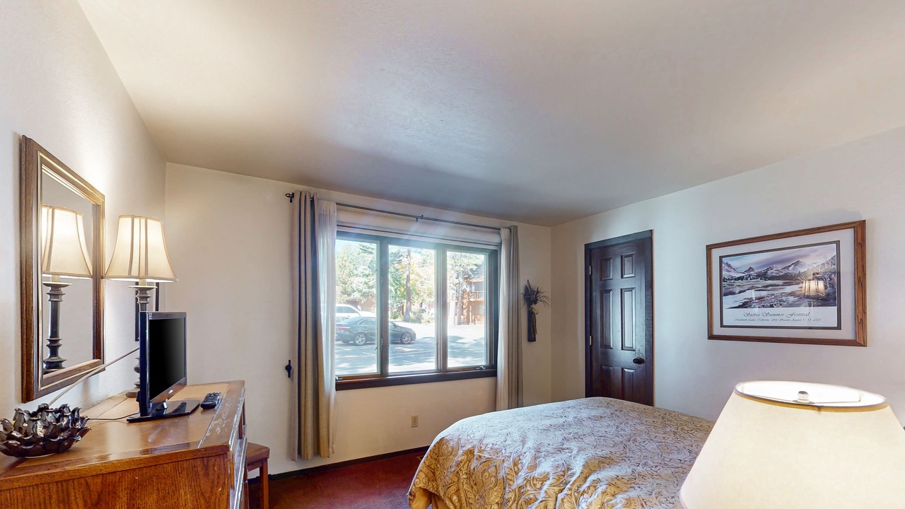 Photo of Bedroom in Mammoth Lakes