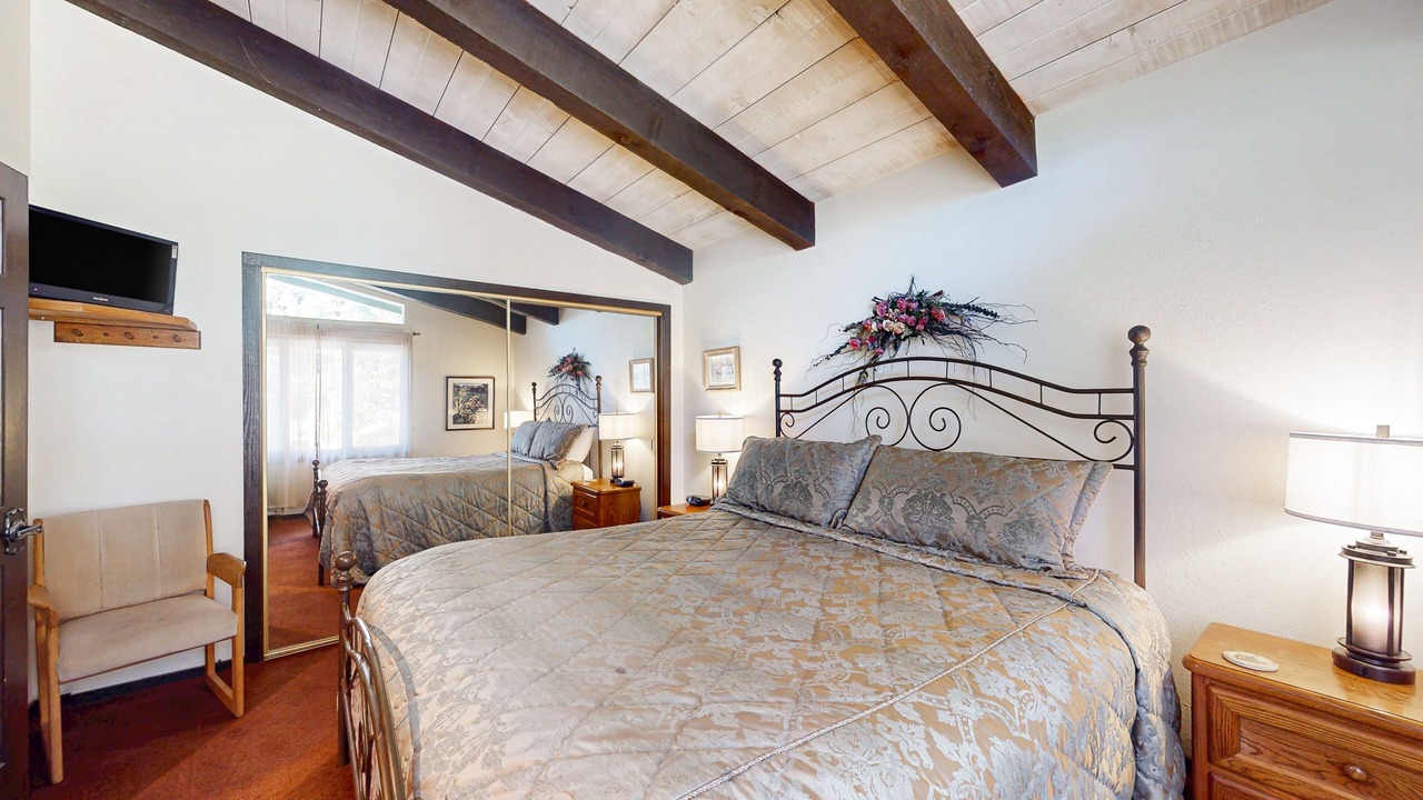 Photo of Bedroom in Mammoth Lakes
