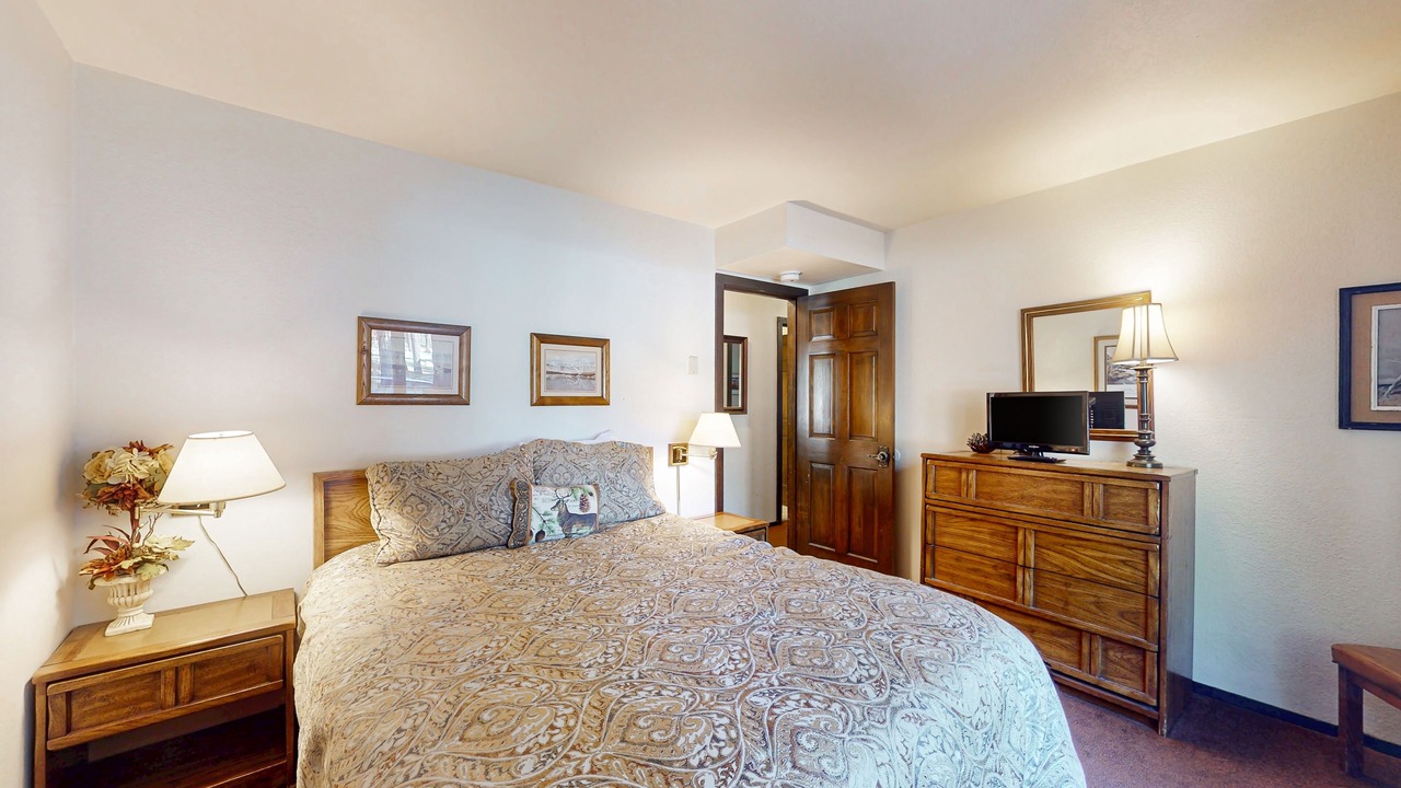 Photo of Bedroom in Mammoth Lakes