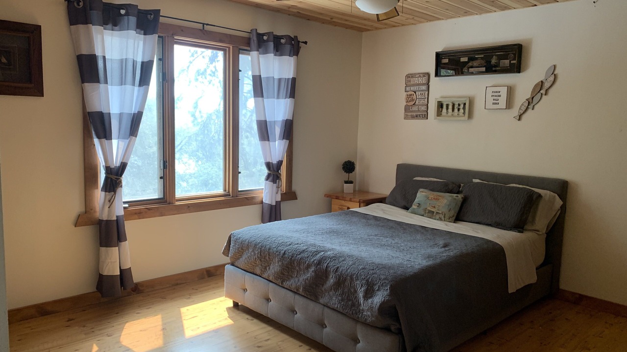 Photo of Bedroom in Oakhurst