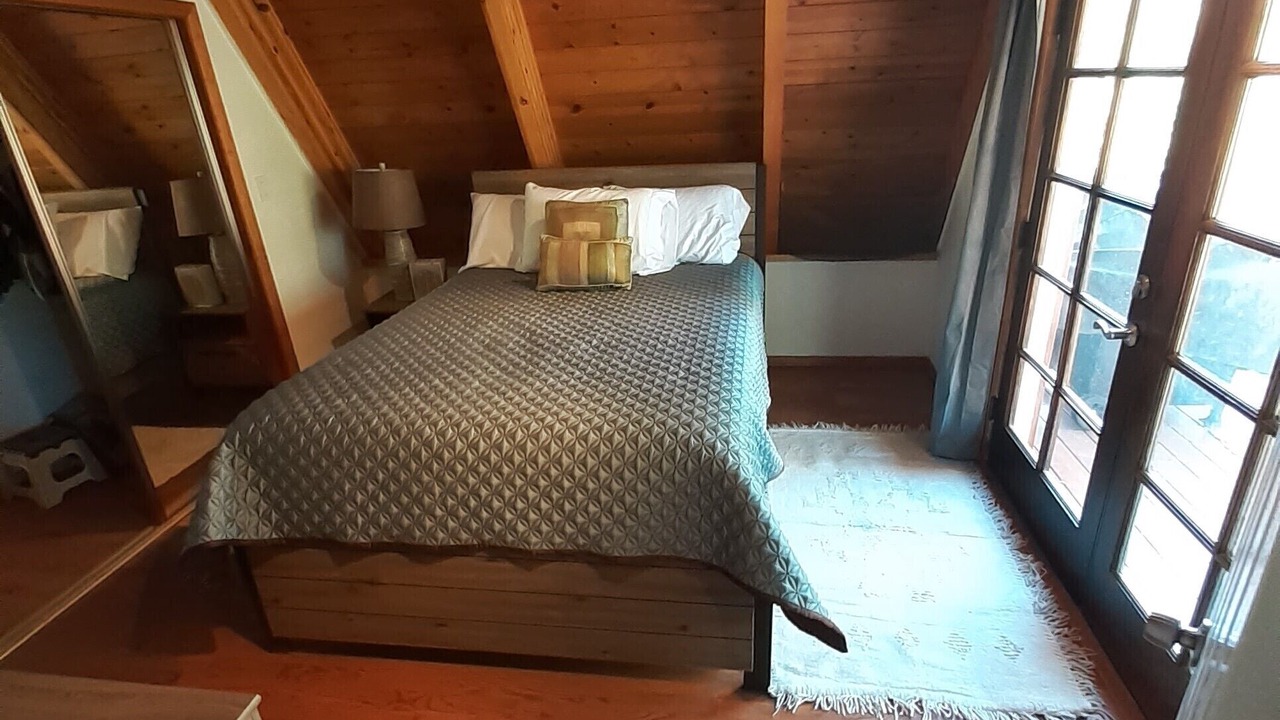 Photo of Bedroom in Pine Mountain Club