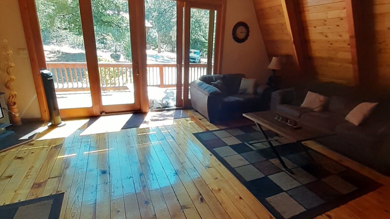 Photo of Livingroom in Pine Mountain Club