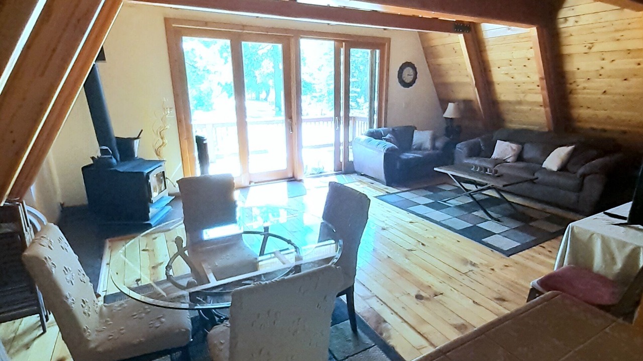 Photo of Livingroom in Pine Mountain Club