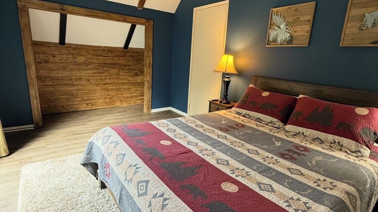 Photo of Bedroom in Cold Springs