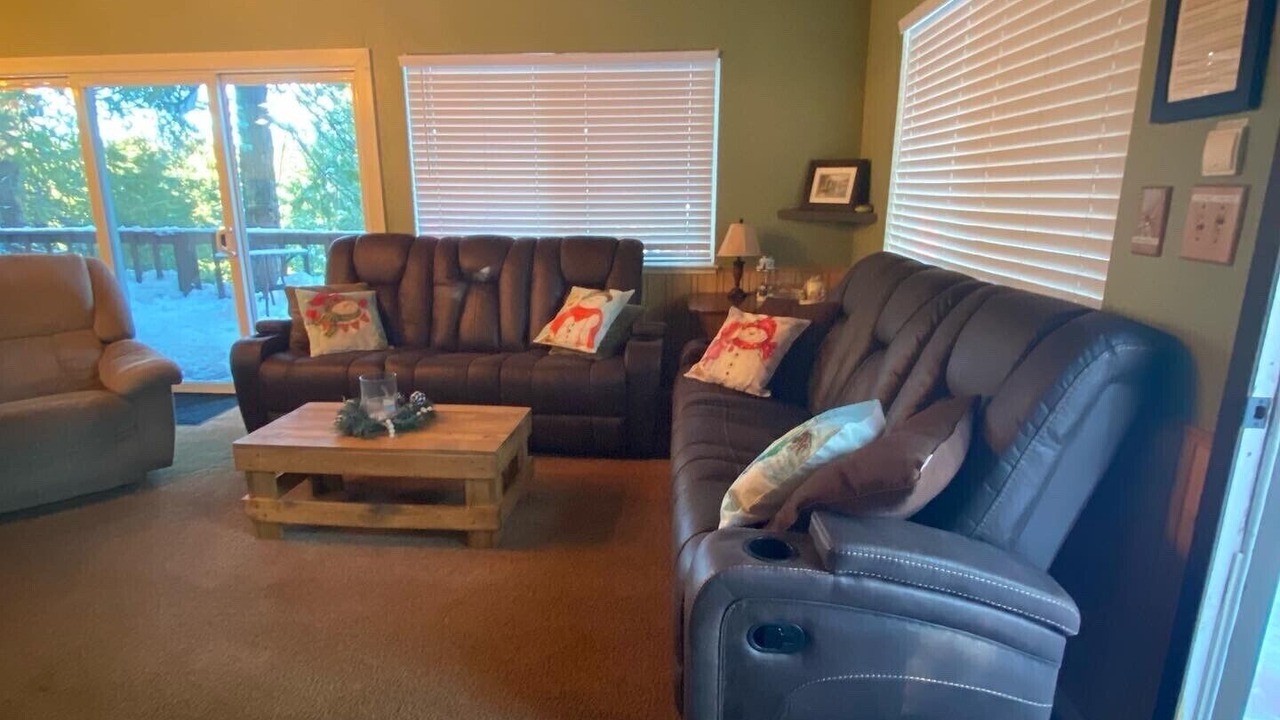 Photo of Livingroom in Cold Springs
