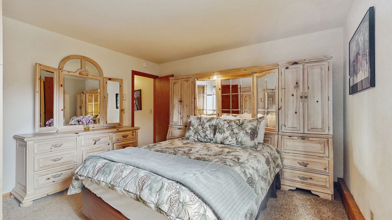 Photo of Bedroom in Sierra Cedars