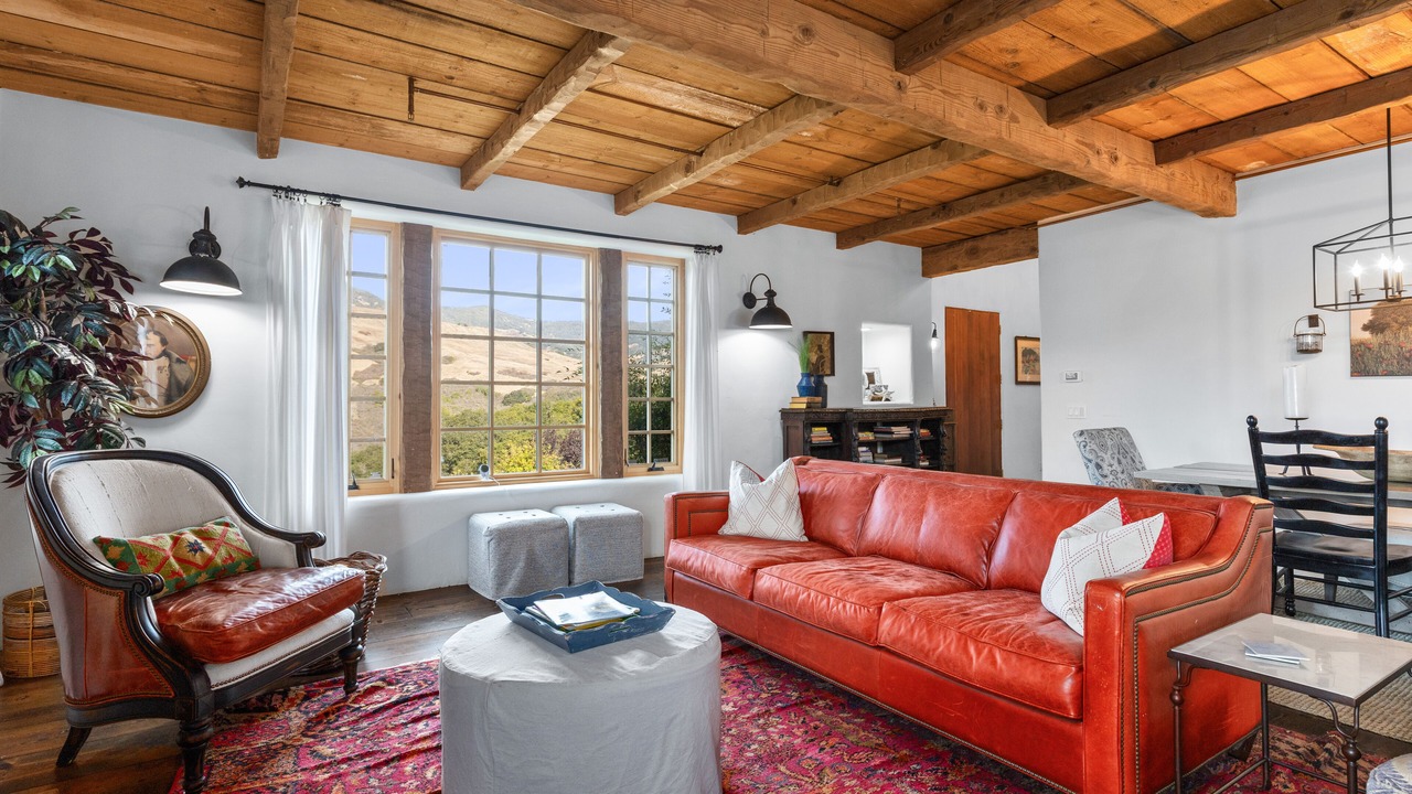 Photo of Livingroom in Cambria