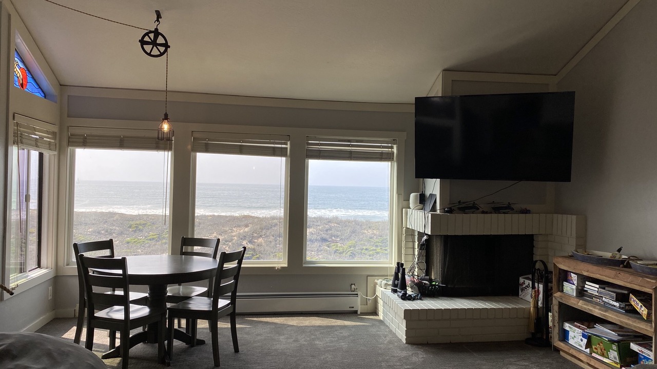 Photo of Livingroom in Castroville
