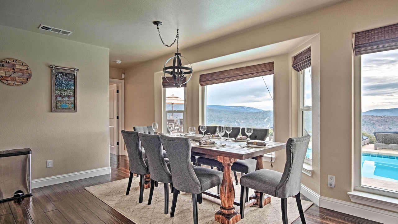 Photo of Livingroom in Oakhurst