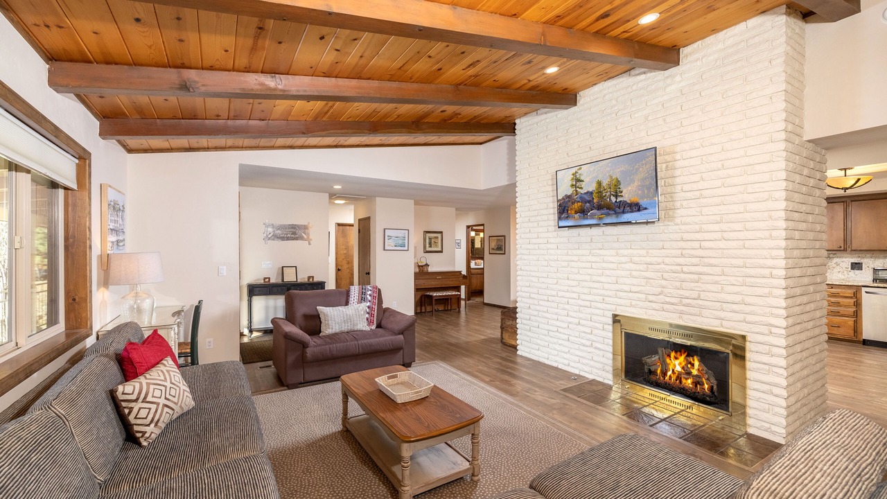 Photo of Livingroom in Big Bear Lake