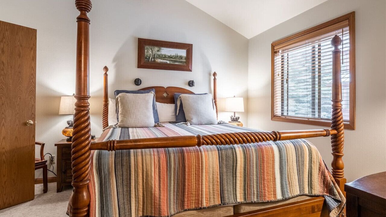 Photo of Bedroom in June Lake