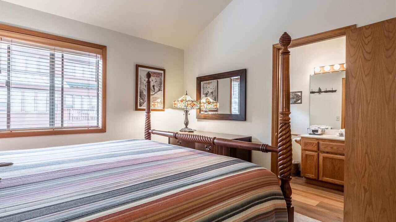 Photo of Bedroom in June Lake