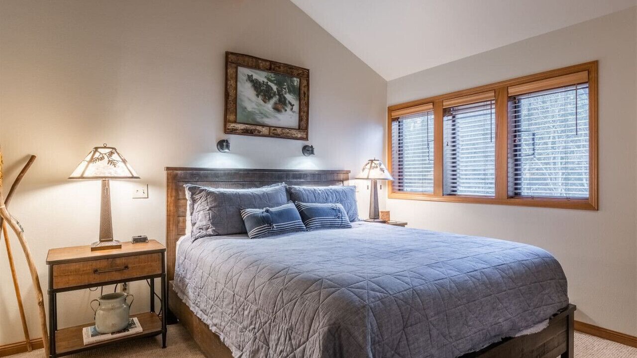 Photo of Bedroom in June Lake