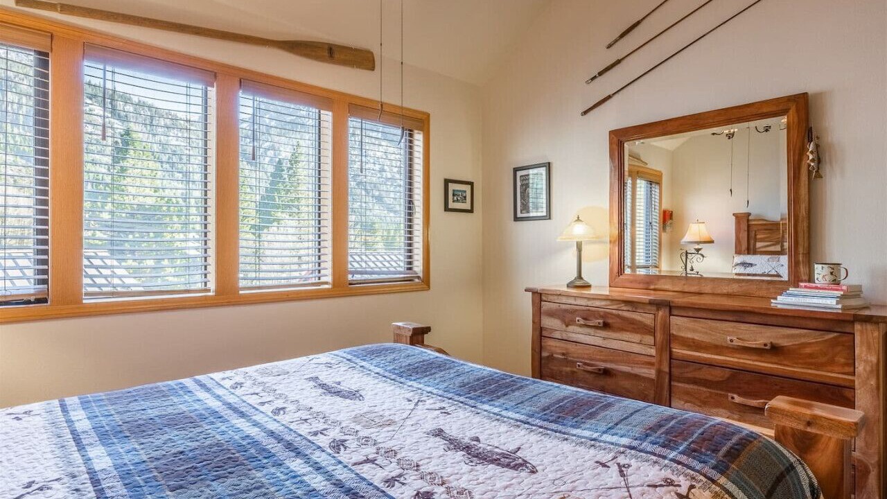 Photo of Bedroom in June Lake