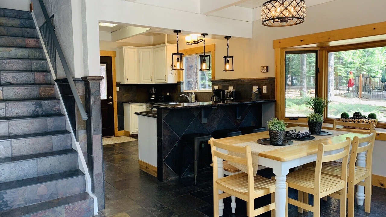 Photo of Bedroom in Country Club Estates