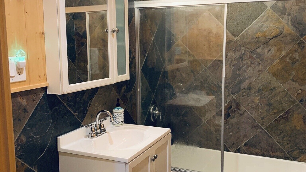 Photo of Bathroom in Country Club Estates