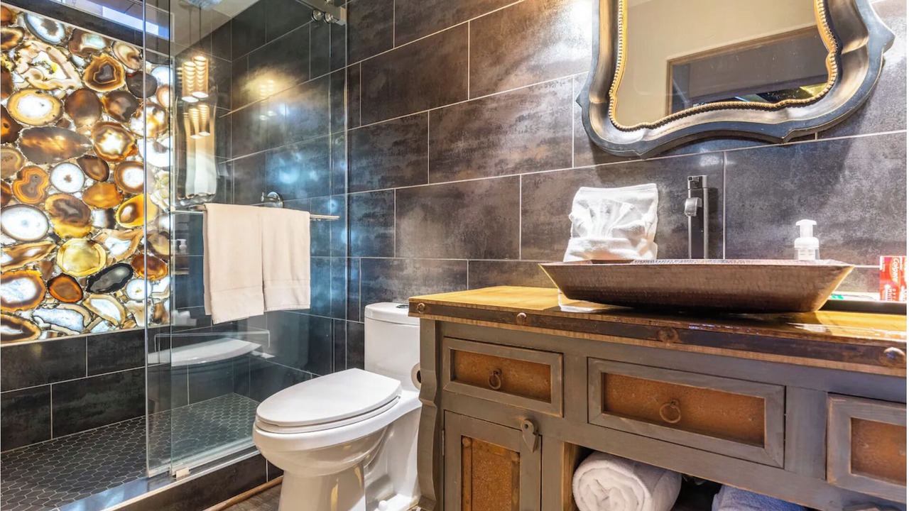 Photo of Bathroom in Stateline