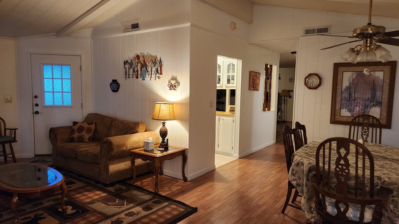 Photo of Livingroom in Desert Hills