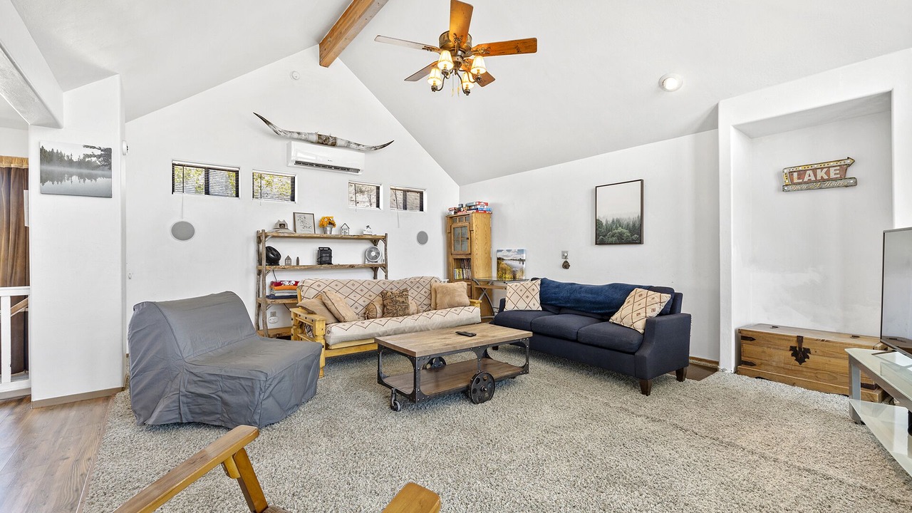 Photo of Livingroom in Lake Isabella