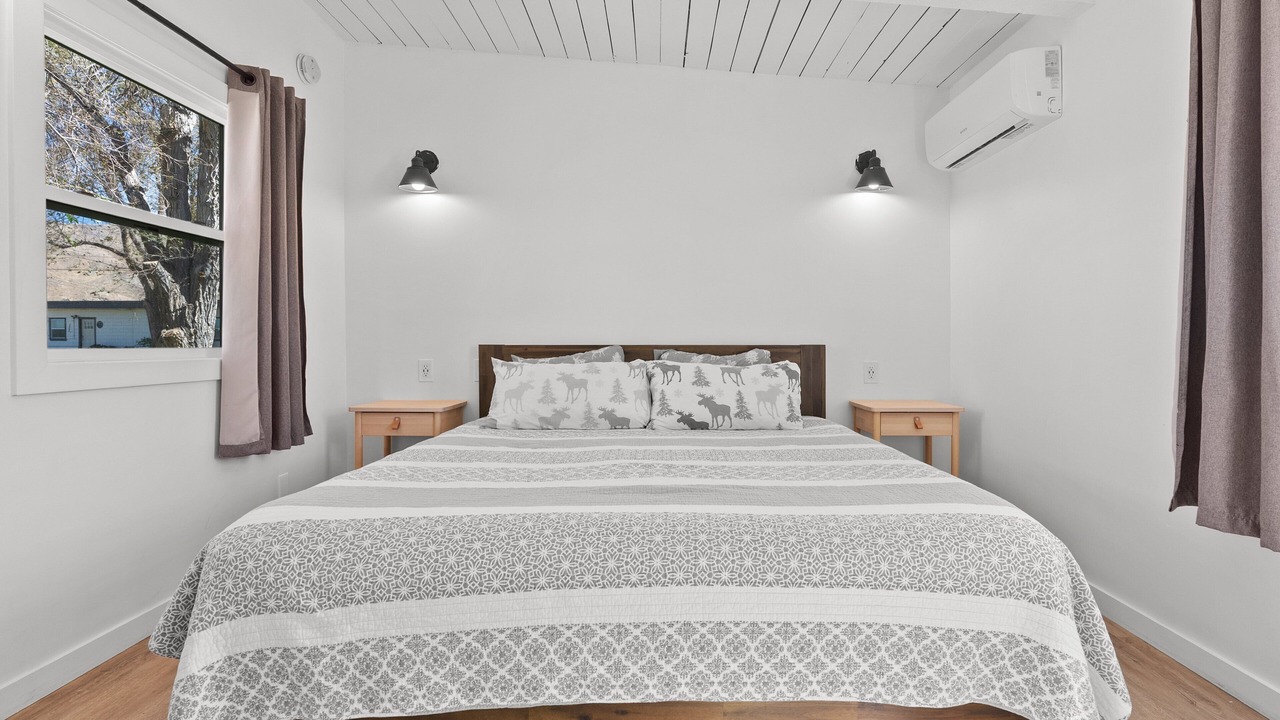 Photo of Bedroom in Walker