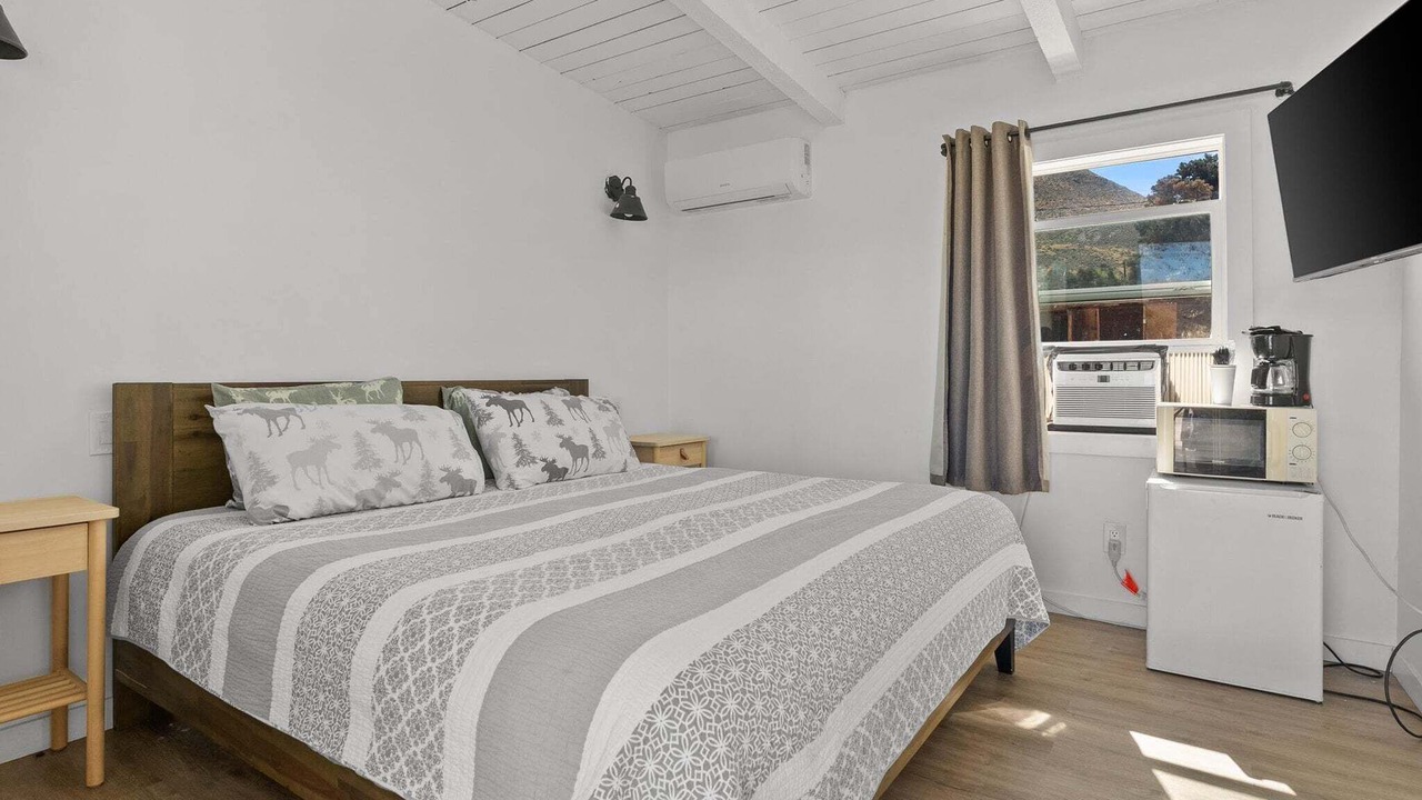 Photo of Bedroom in Walker