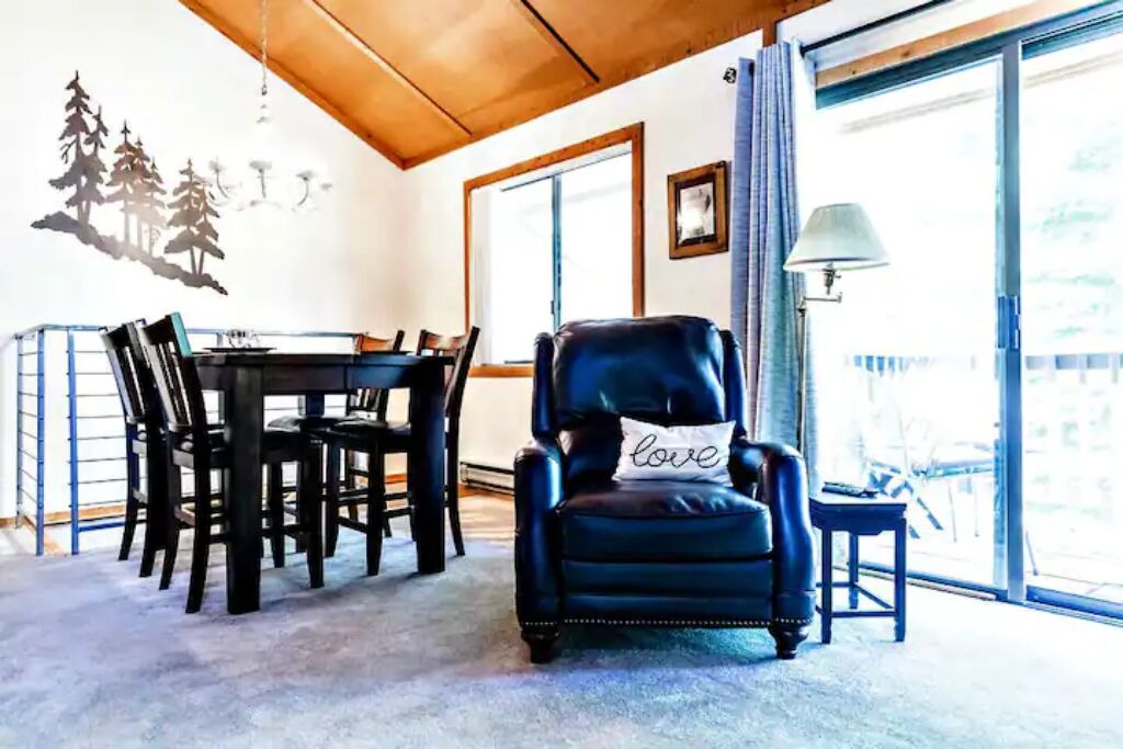 Photo of Livingroom in Shaver Lake