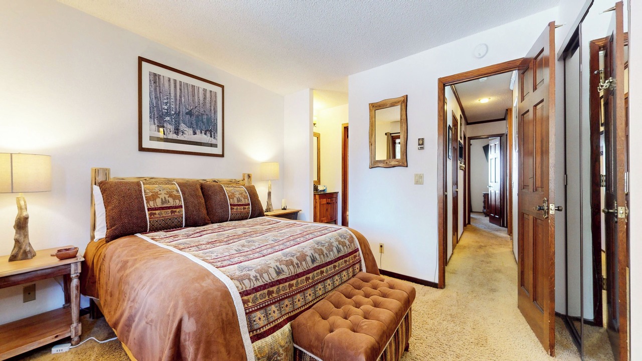 Photo of Bedroom in Mammoth Lakes