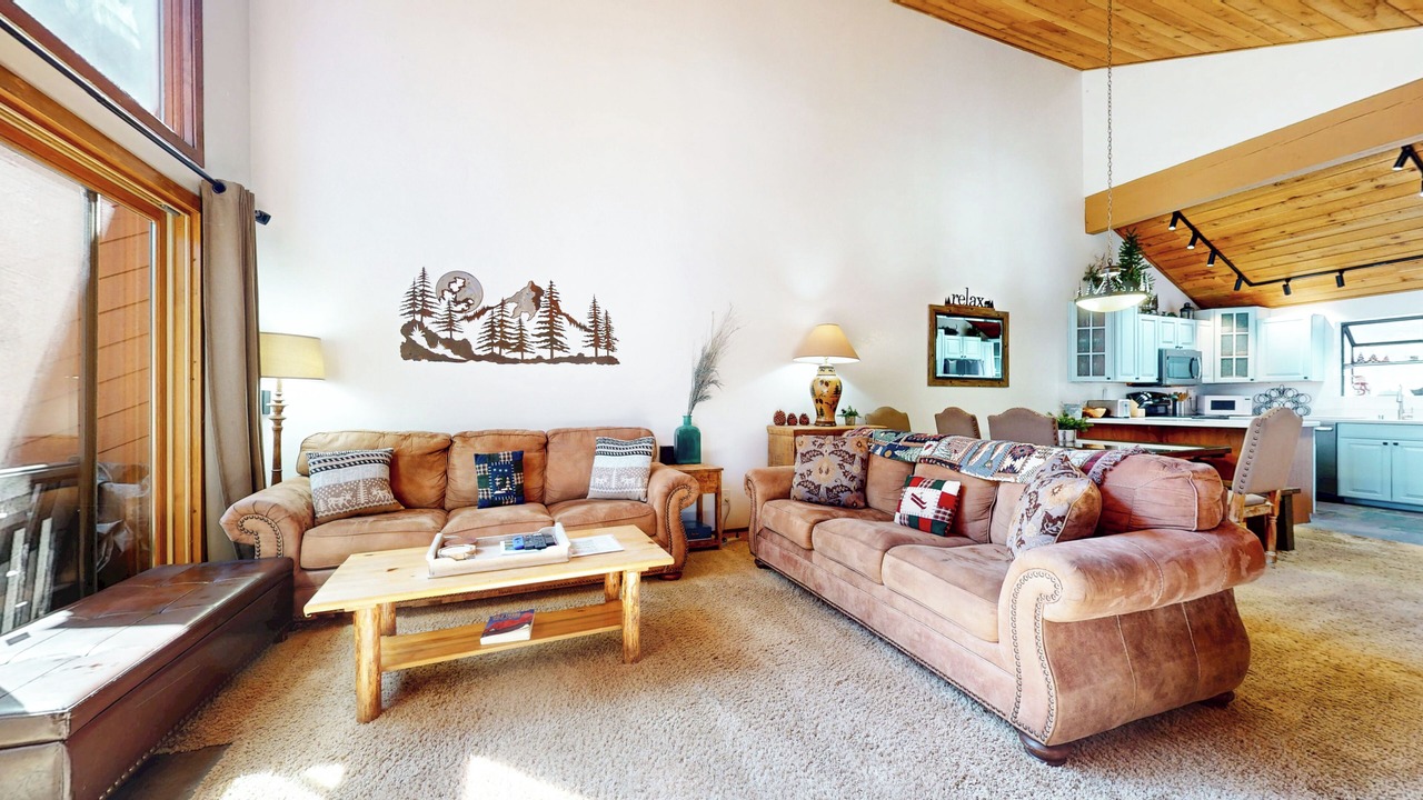 Photo of Livingroom in Mammoth Lakes
