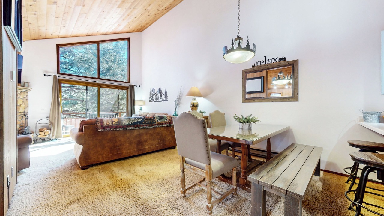 Photo of Livingroom in Mammoth Lakes