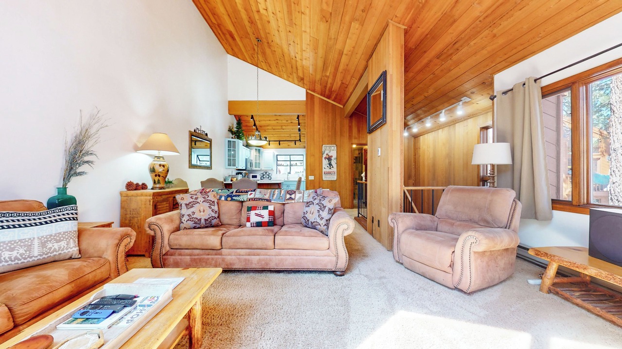 Photo of Livingroom in Mammoth Lakes