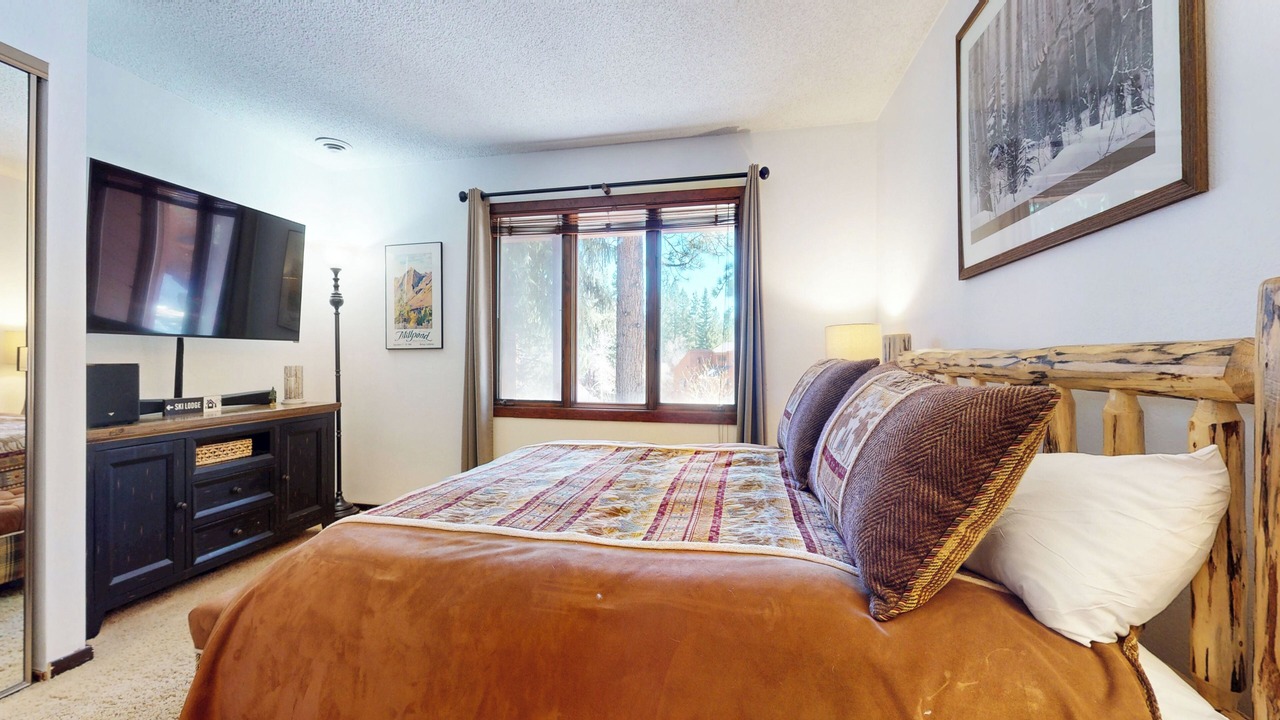 Photo of Bedroom in Mammoth Lakes