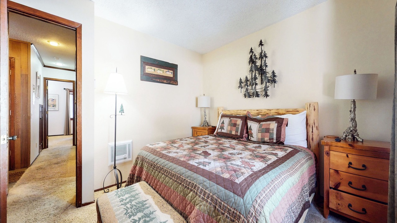 Photo of Bedroom in Mammoth Lakes