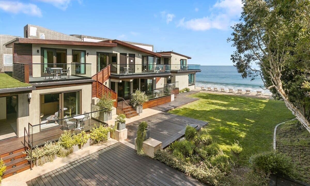 Photo of Patio Balcony in Eastern Malibu