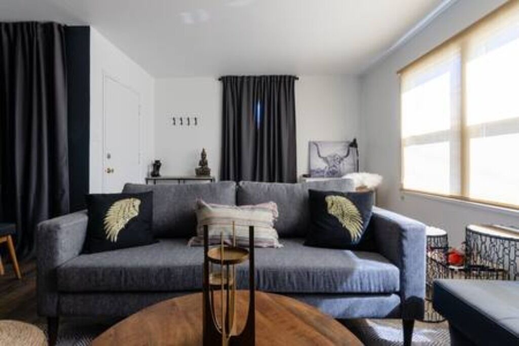 Photo of Livingroom in East Richmond