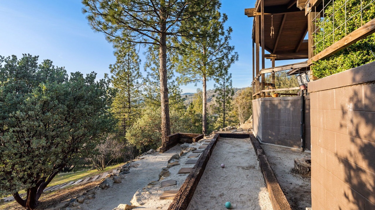 Photo of Outdoor in Oakhurst
