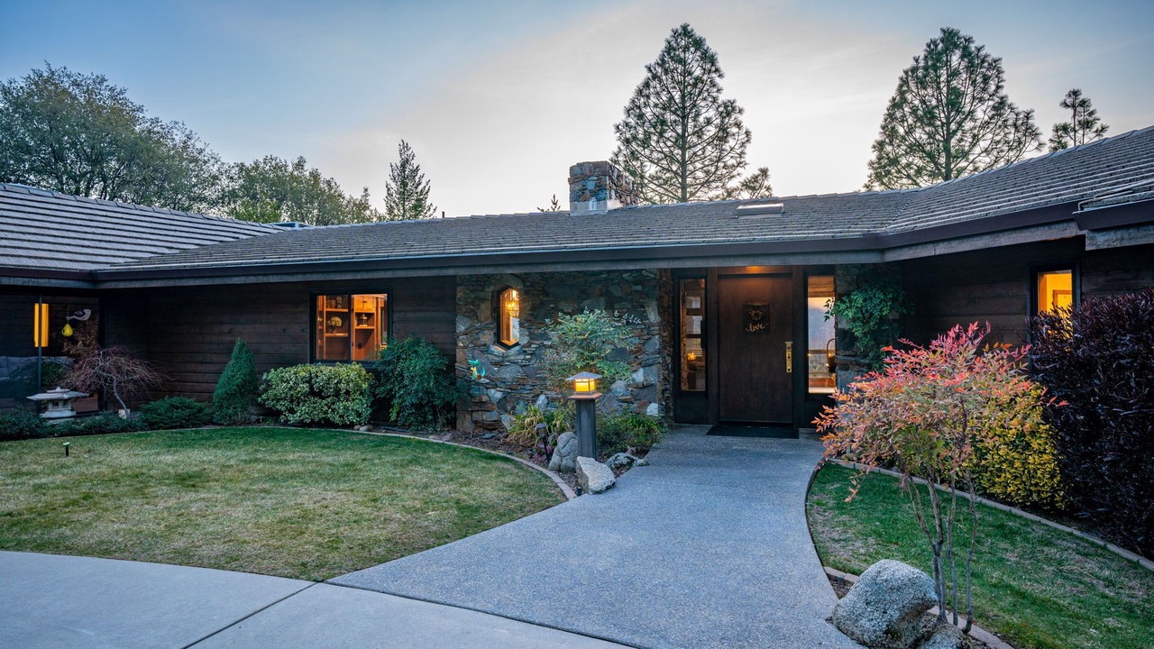 Photo of Outdoor in Oakhurst