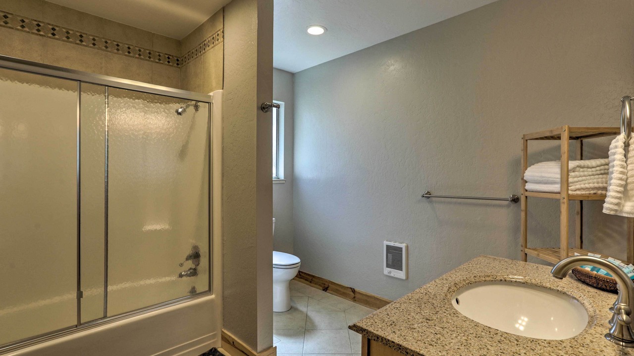 Photo of Bathroom in Country Club Estates
